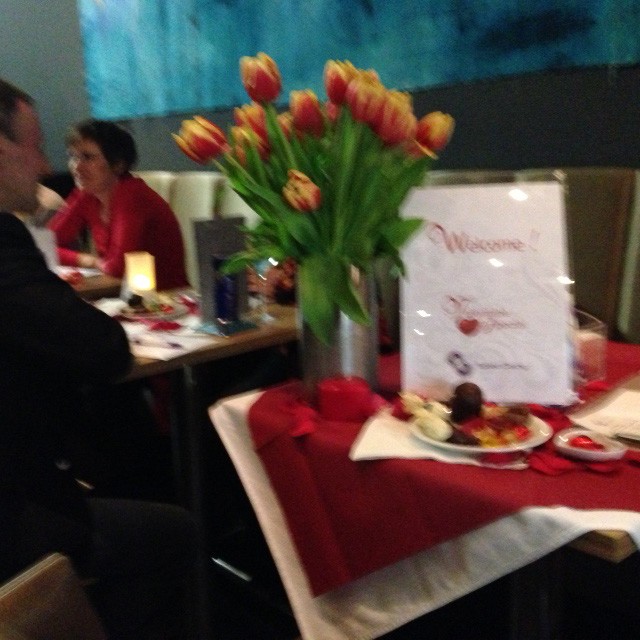 Play & Date | Gleichgesinnte Singles kennenlernen. Wien (1010 Wien). Speed Dating. Lifestyle. Leistungen. Play & Date | Gleichgesinnte Singles kennenlernen | Erlebe